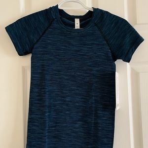 Lululemon size 2 swiftly tech short sleeve 2.0 brand new with tags